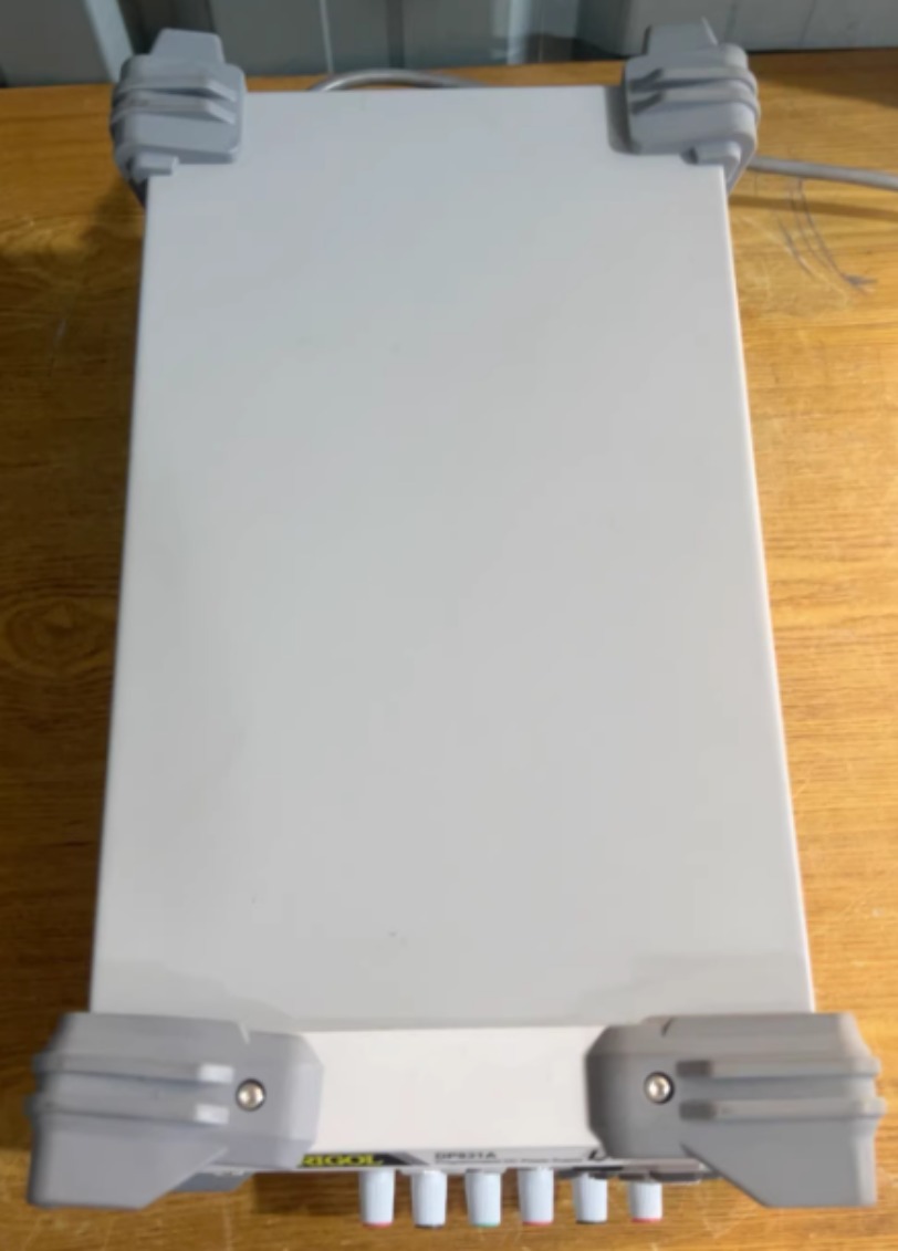 1pc Rigol DP831A Triple Output - đánh giá và giá Linear Dc Power Supply Triple Output